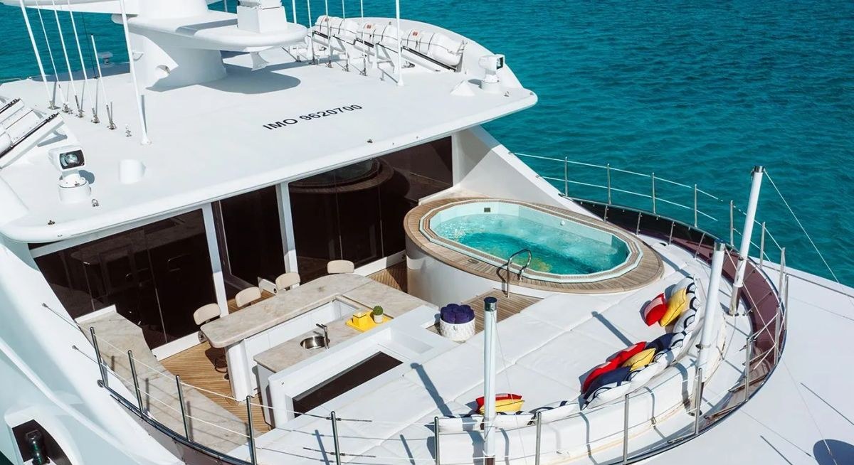 IRON BLONDE yacht charter 2
