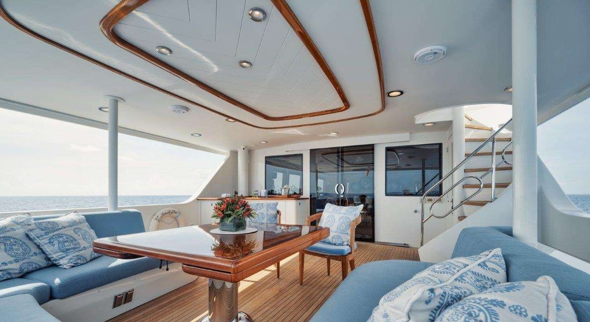 ISLAND GIRL yacht charter 4