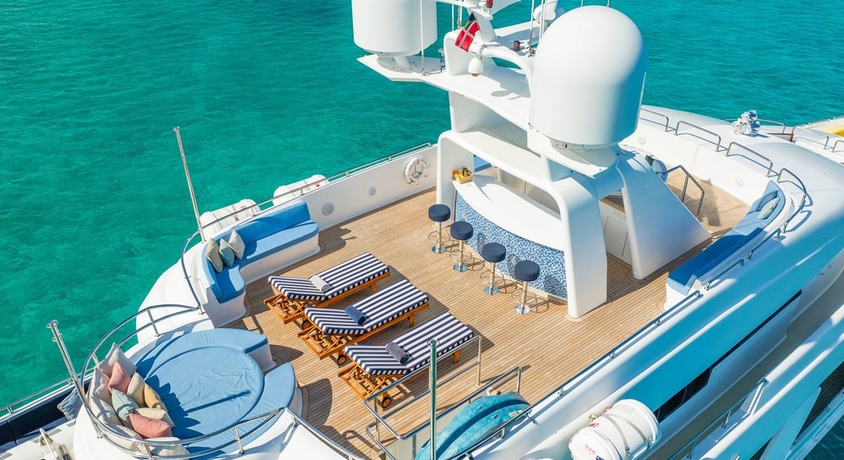 ISLAND HEIRESS yacht charter 3