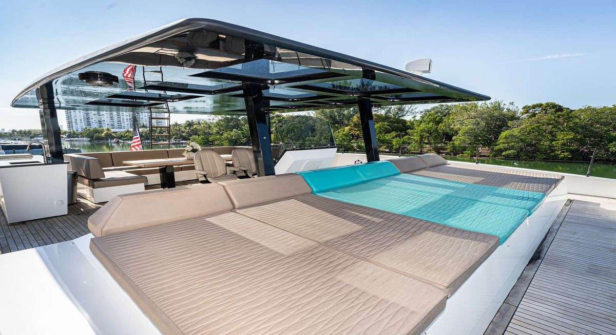 ISLAND MAJESTY yacht charter 2