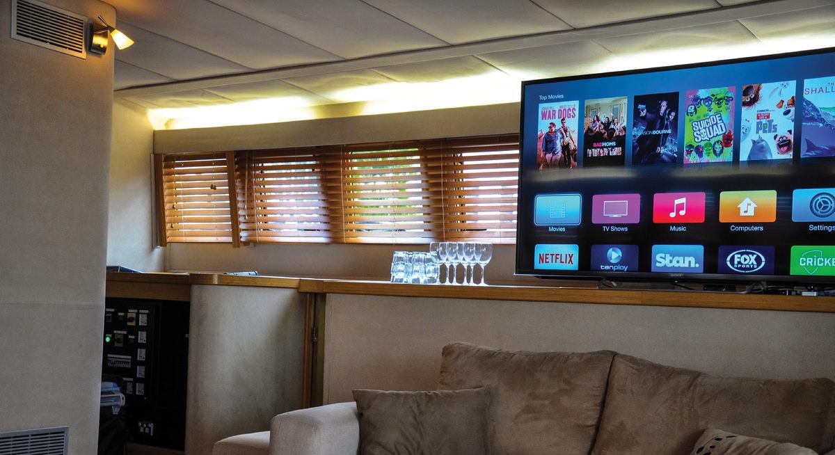 JALUN yacht charter 4