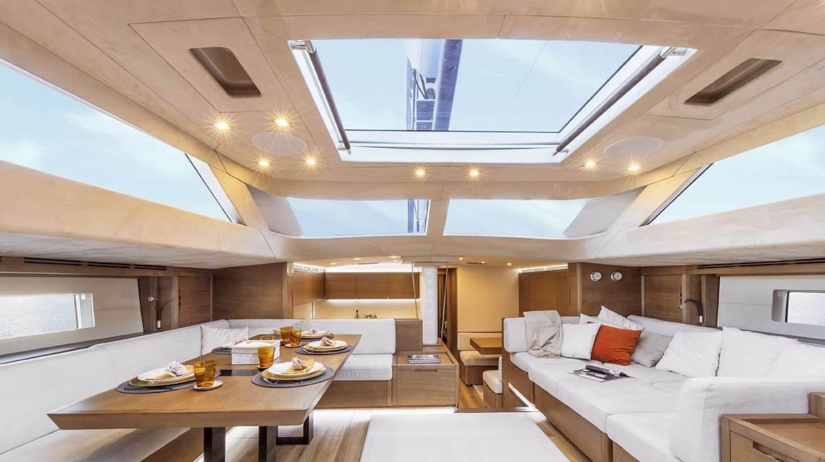 JIKAN yacht charter 5