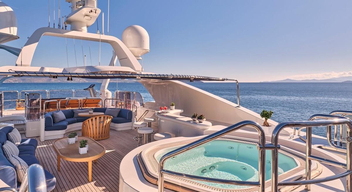 JO I yacht charter 1