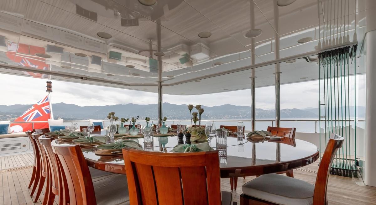 JOIA THE CROWN JEWEL yacht charter 4