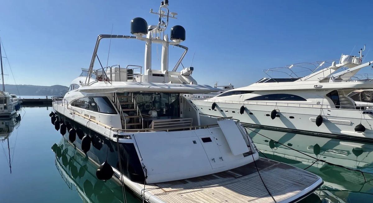 JOLIDOR yacht charter 5
