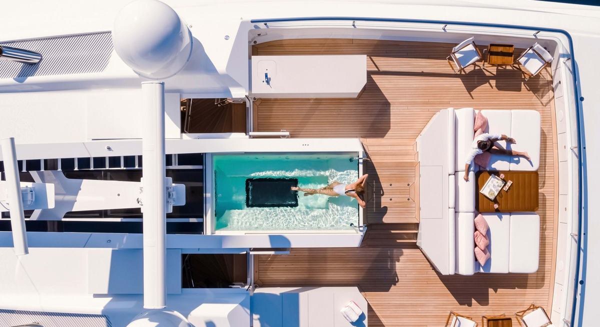 JOY yacht charter 2