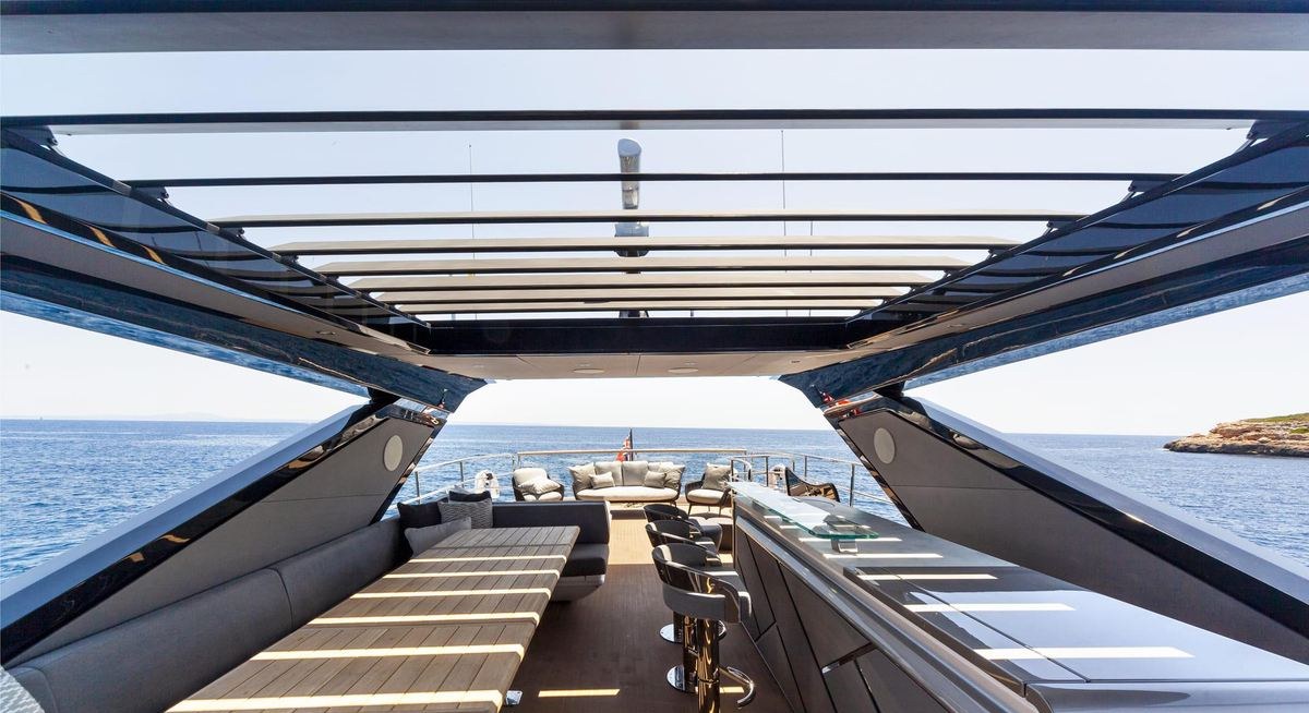 JUNIOR yacht charter 3
