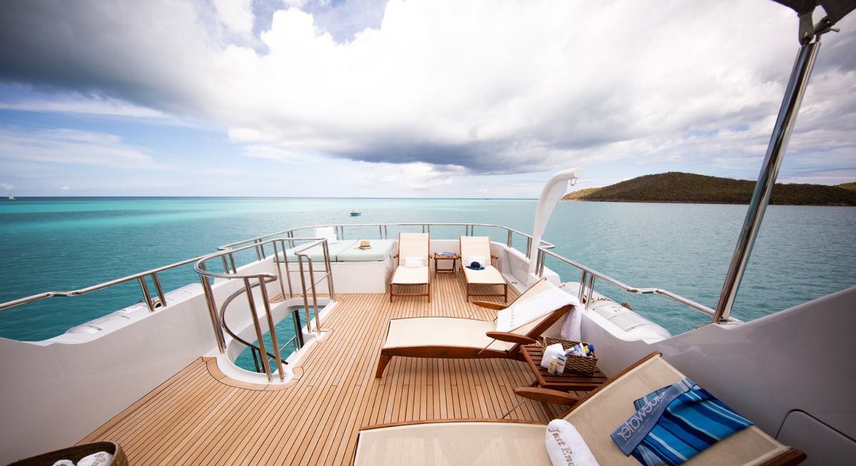 JUST ENOUGH yacht charter 4