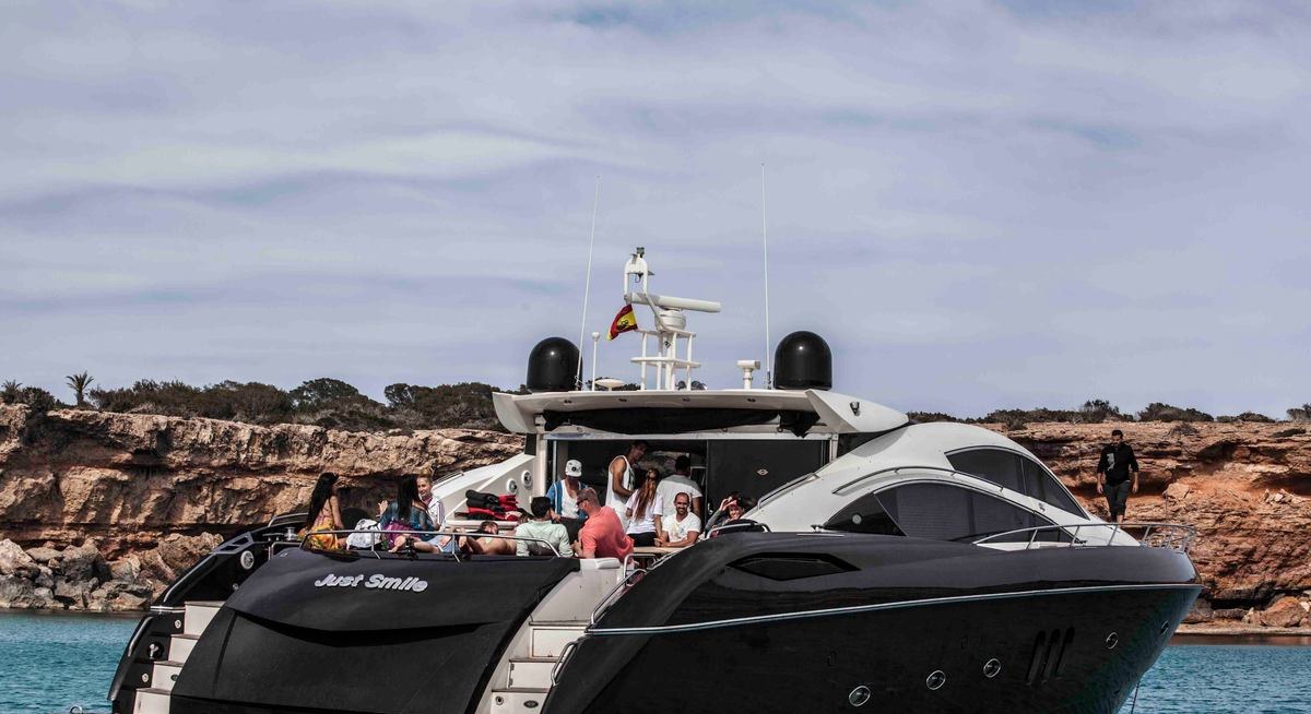 JUST SMILE yacht charter 3