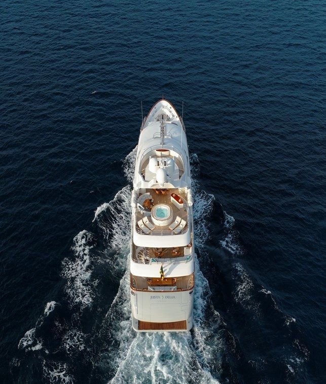 JUSTA DELIA yacht charter 5