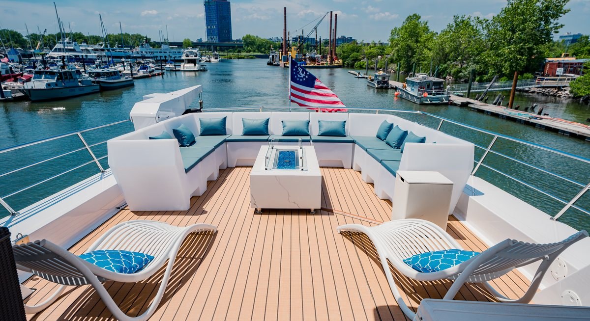 JUSTINE yacht charter 3