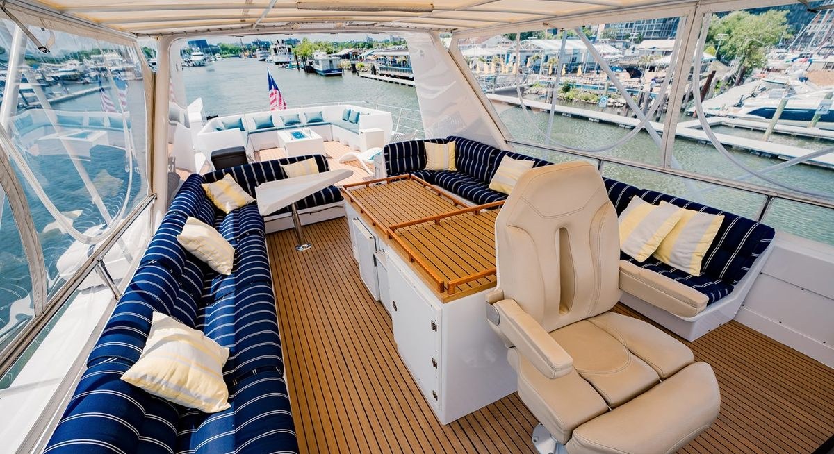 JUSTINE yacht charter 4