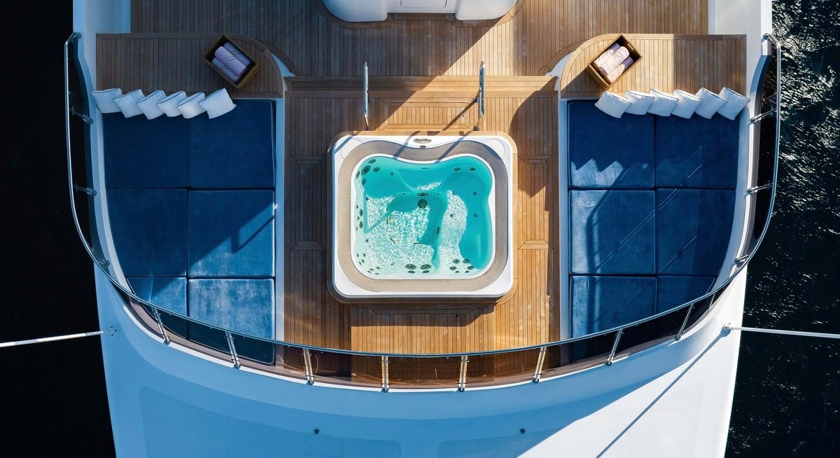 KADIMO'S yacht charter 2