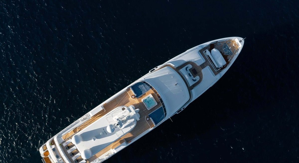 KADIMO'S yacht charter 5