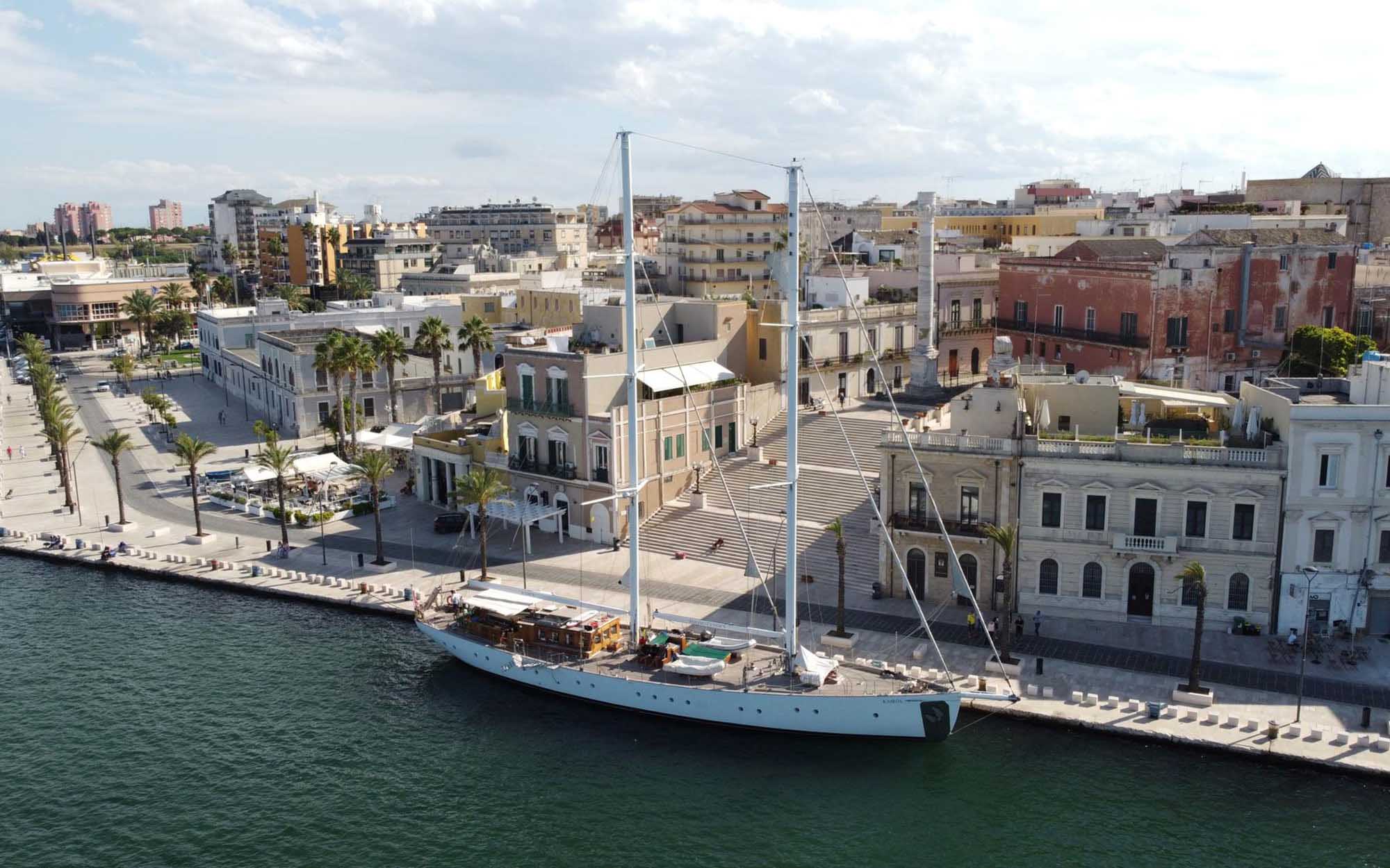 KAIROS II yacht charter 3