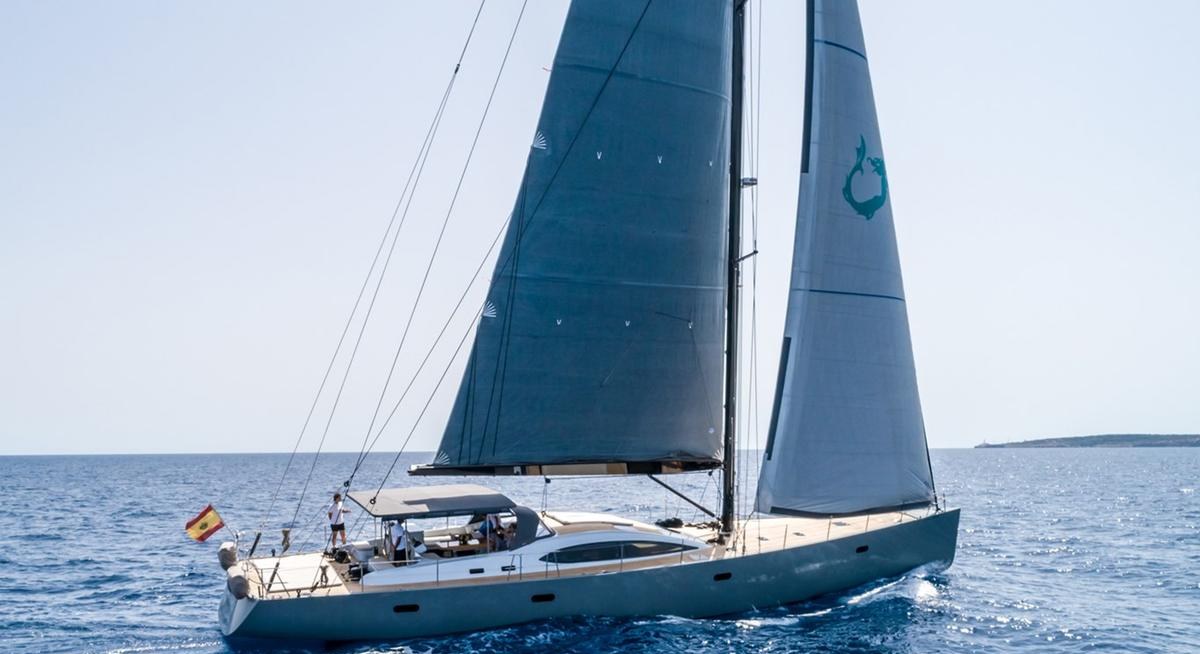 KALINDA yacht charter 1