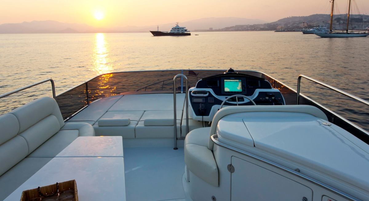 KAMA yacht charter 5