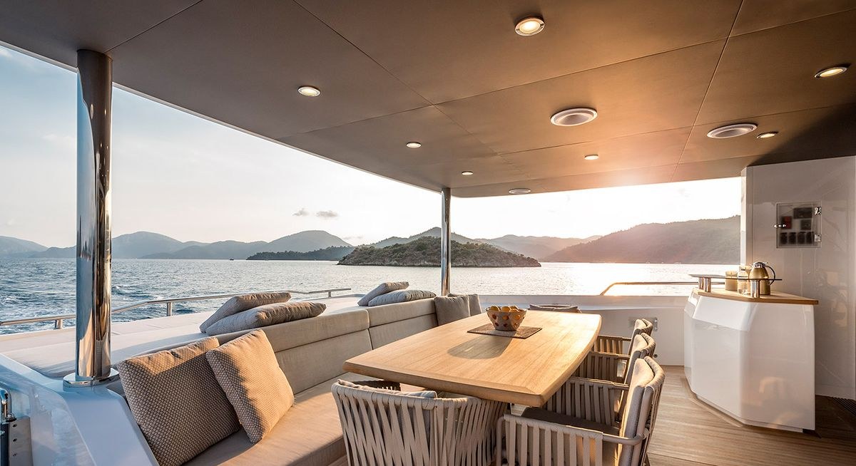KAMOKA yacht charter 5