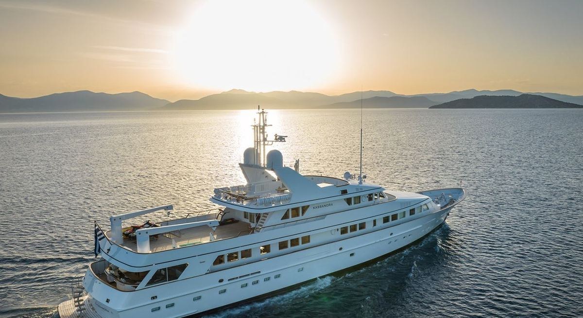 KASSANDRA yacht charter 5