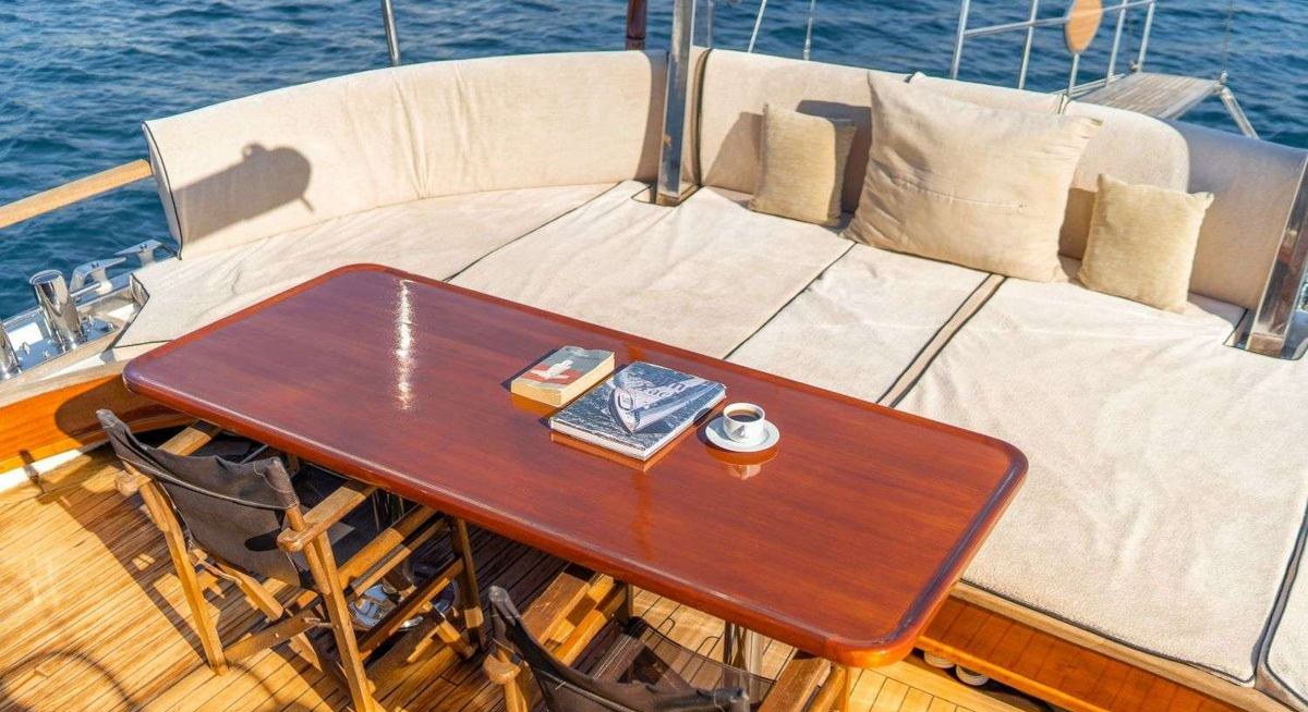 KAVIRA II yacht charter 5