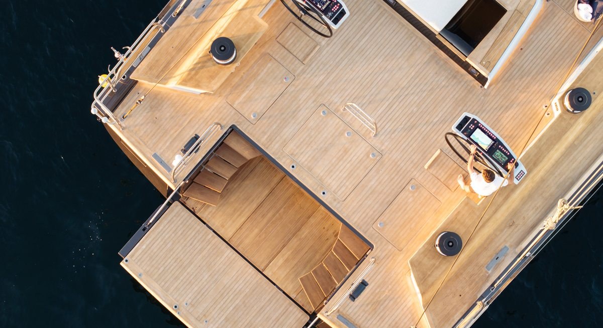 KIBOKO4 yacht charter 4