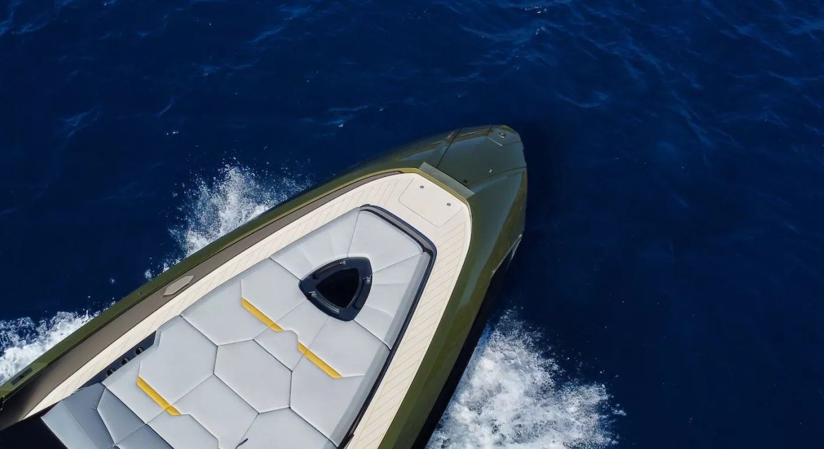 KIKI yacht charter 2