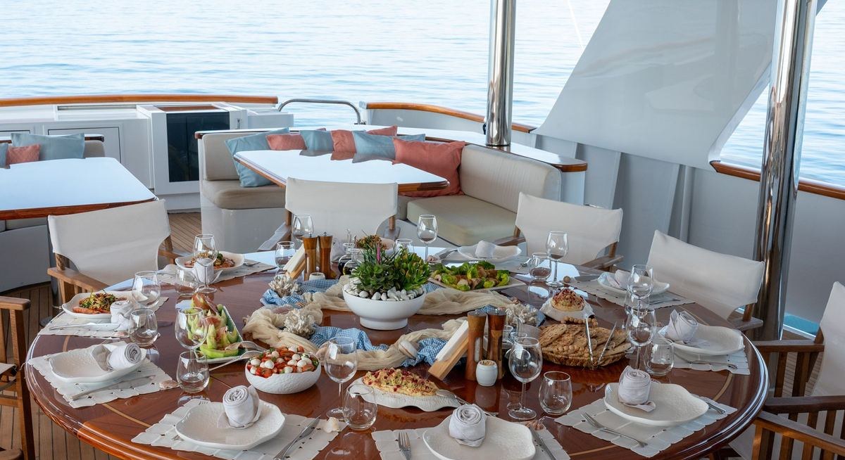 KOKOMO NIGHTS yacht charter 3
