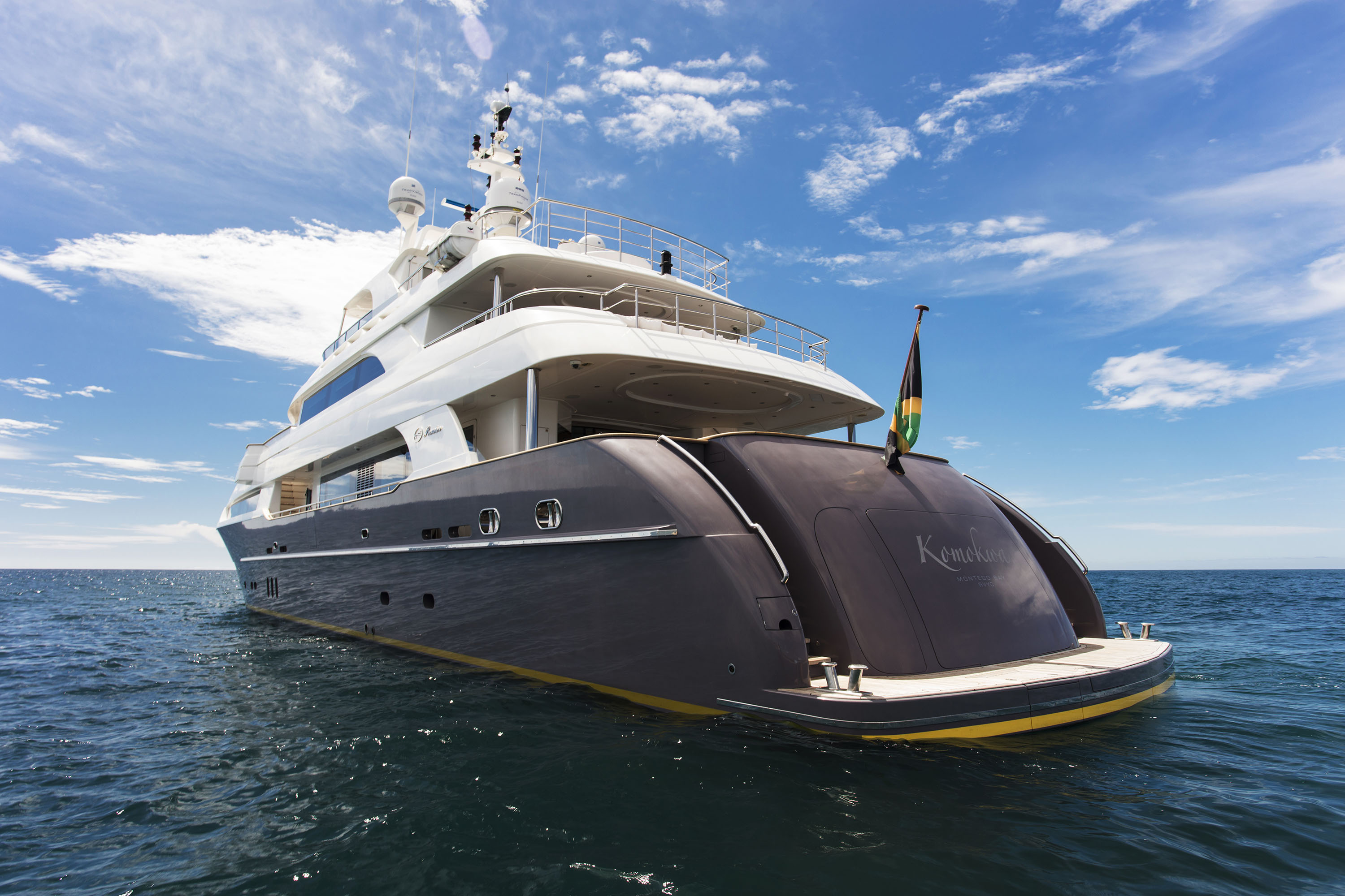 KOMOKWA yacht charter 5