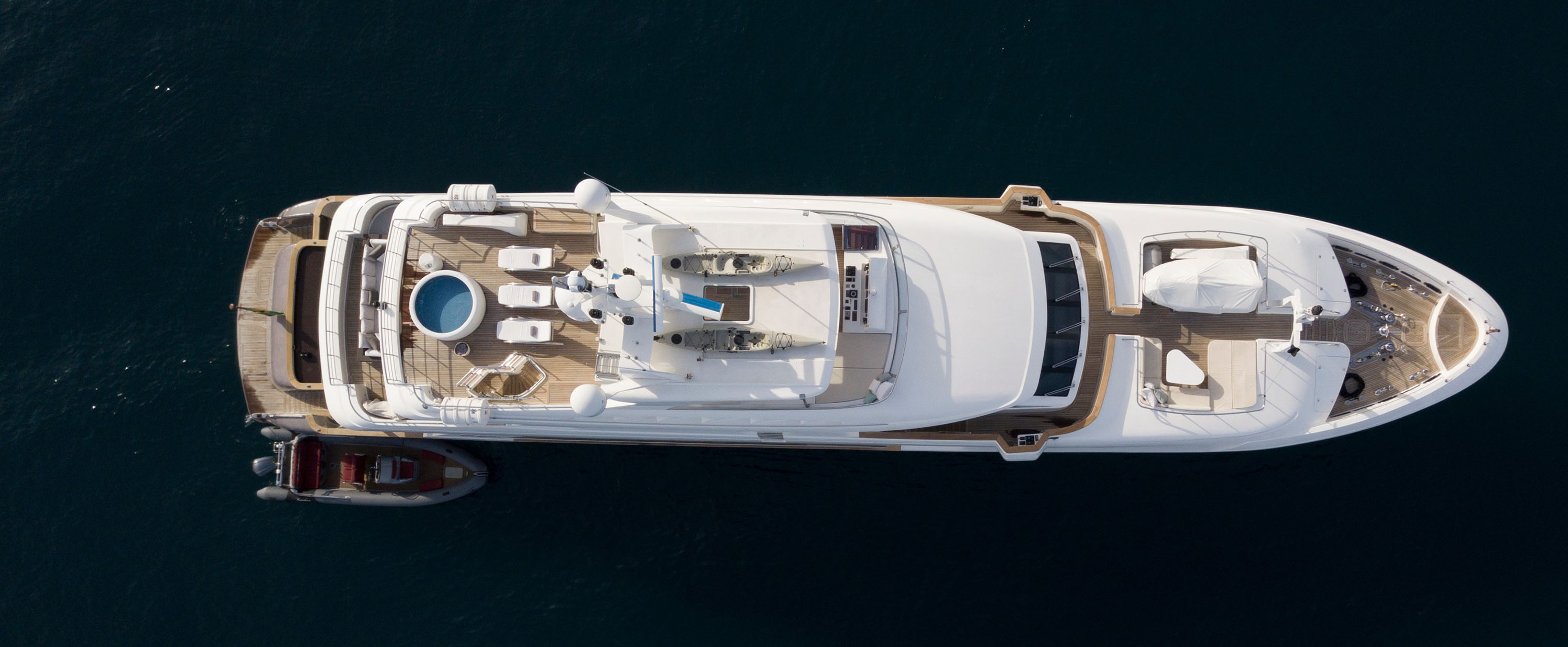 KOMOKWA yacht charter 3