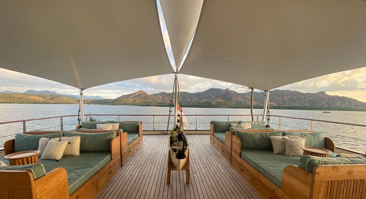 KUDANIL EXPLORER yacht charter 3