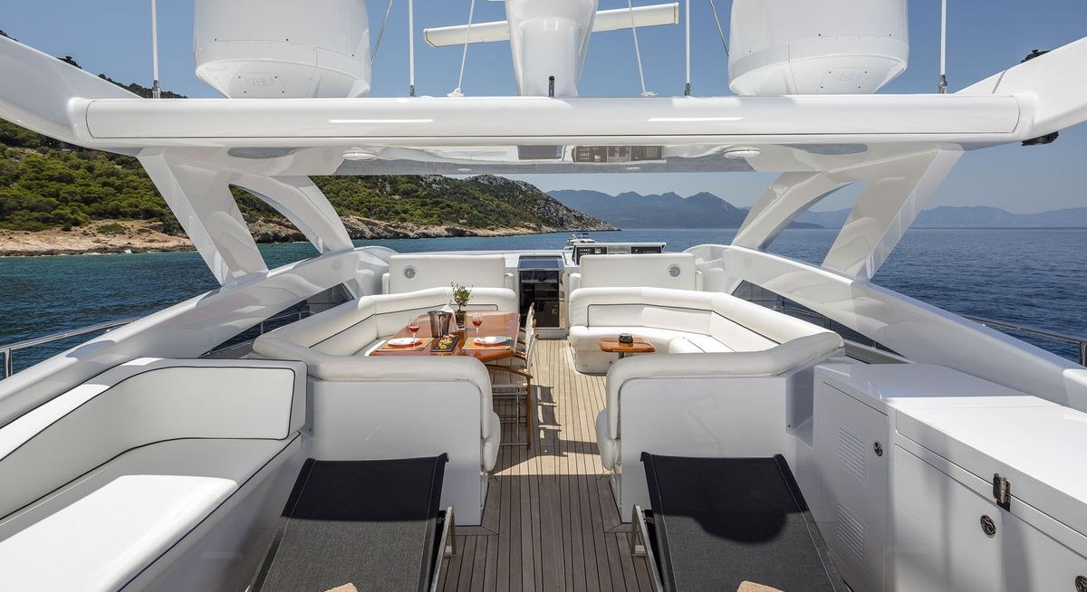 L'EQUINOX yacht charter 3