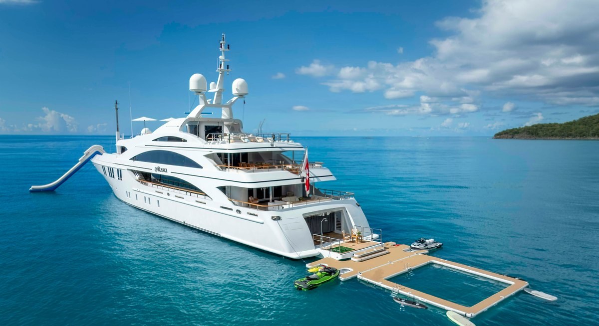 LA BLANCA yacht charter 5