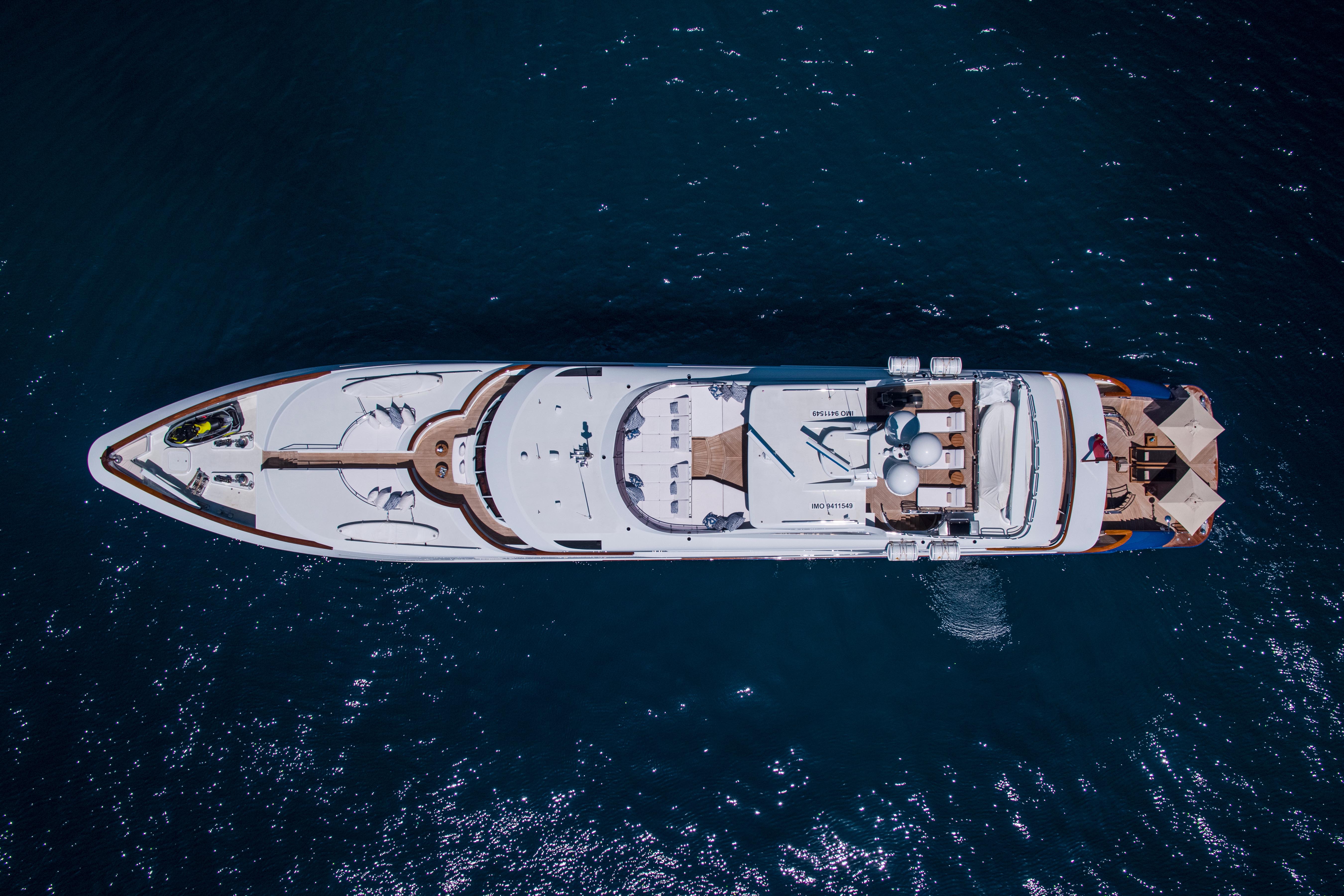 LA DEA II yacht charter 4