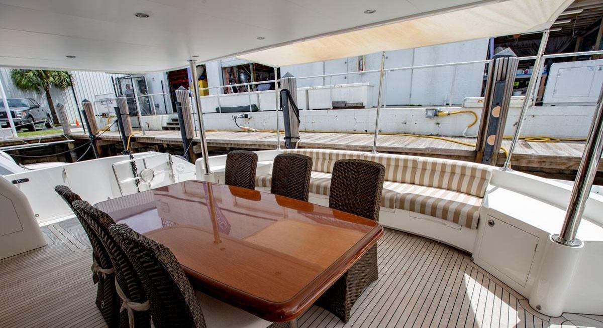LA MANGUITA yacht charter 4