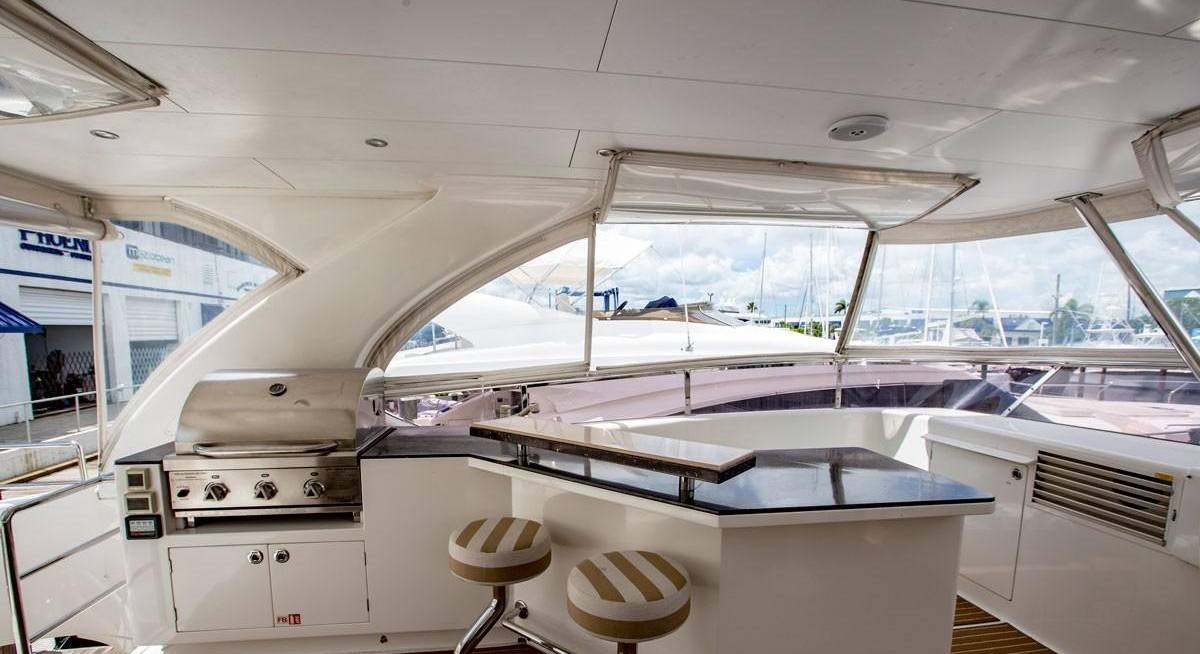 LA MANGUITA yacht charter 5