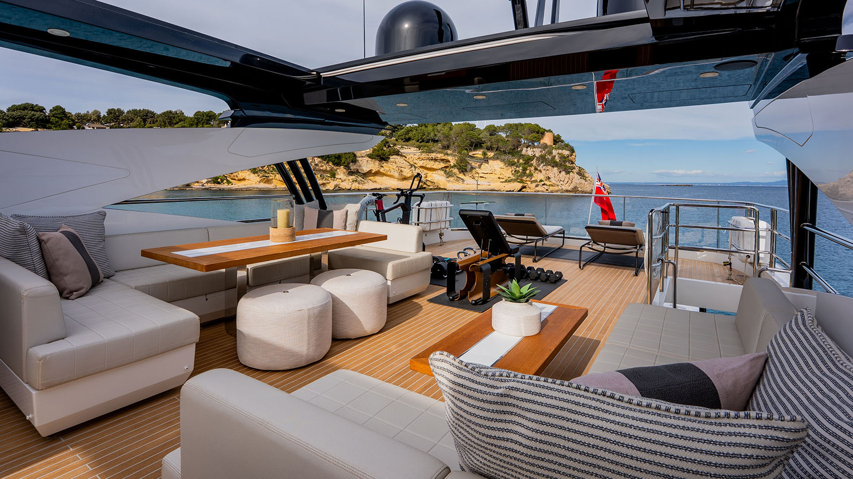 LADY B II yacht charter 5