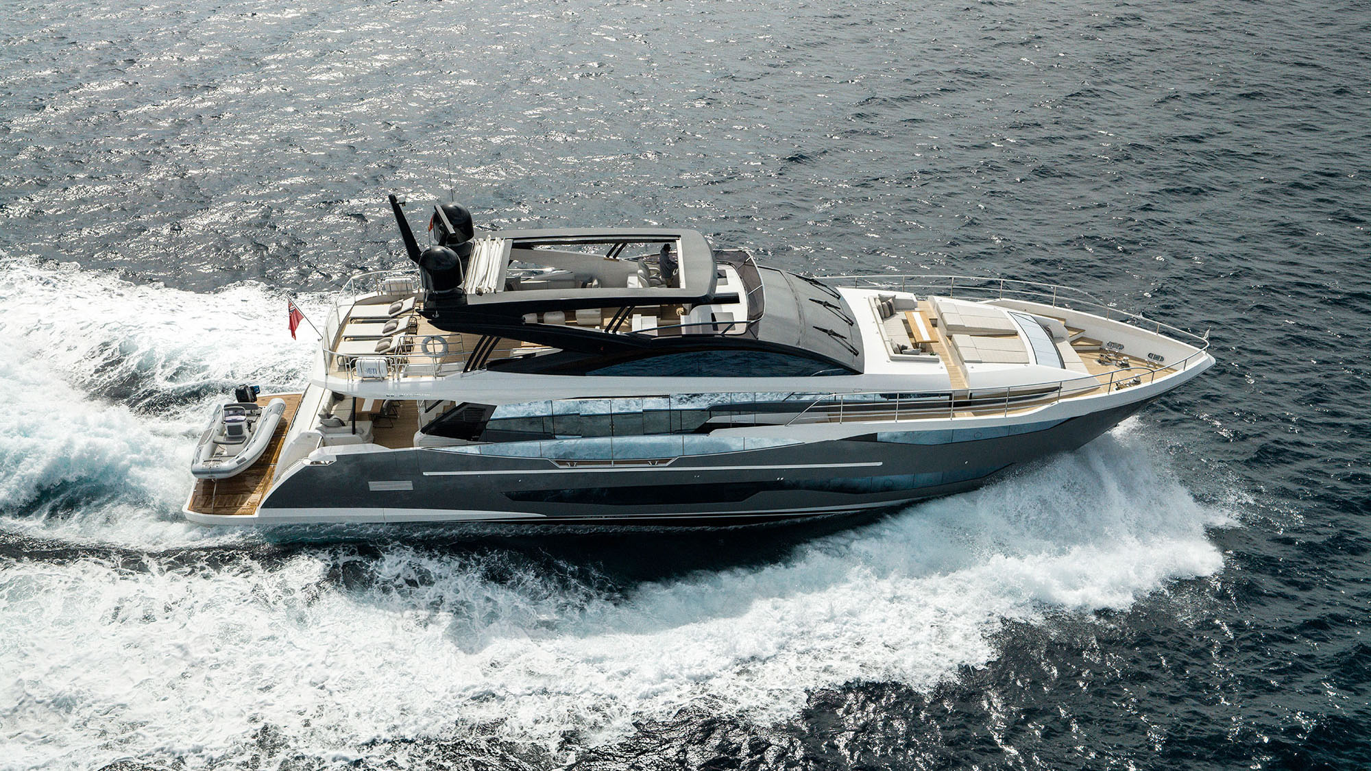 LADY B II yacht charter 3