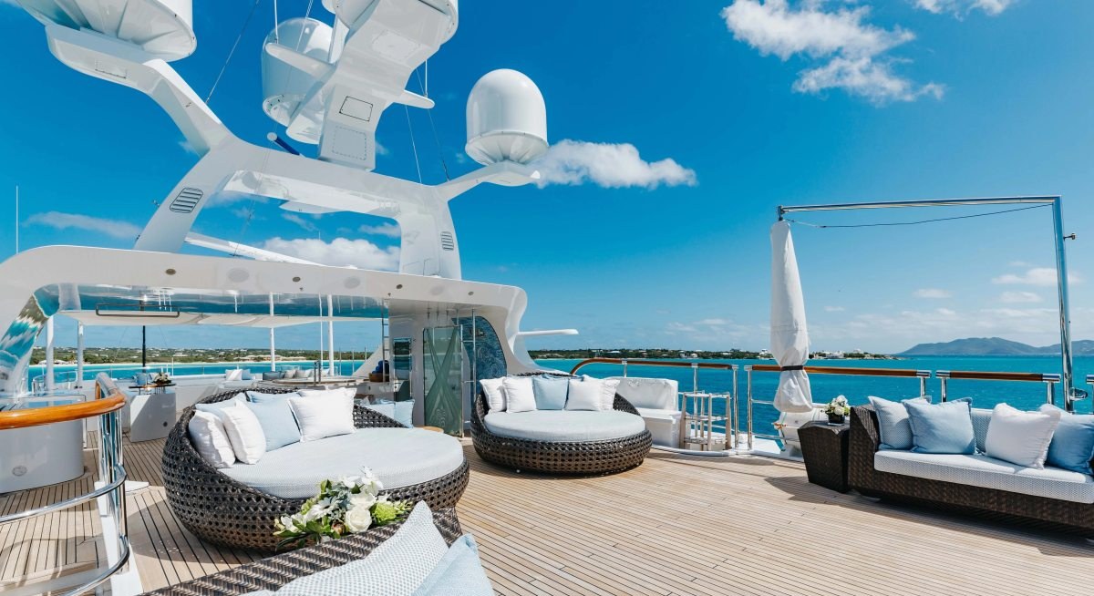 LADY B yacht charter 3