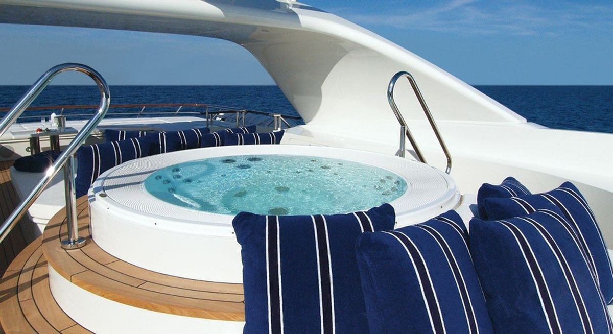 LADY DEE yacht charter 2