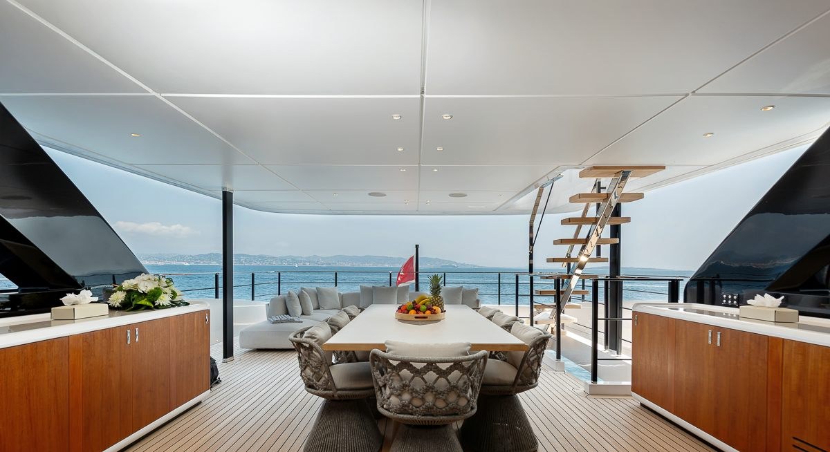 LADY DIA yacht charter 4
