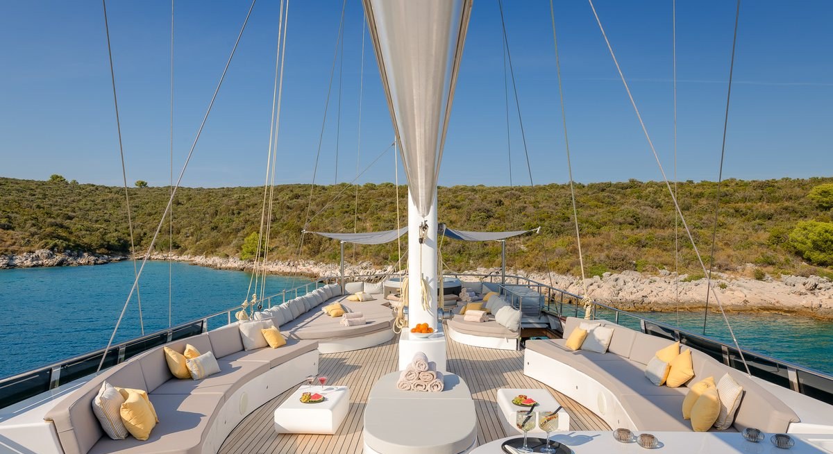 LADY GITA yacht charter 3