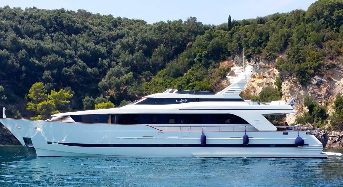LADY MOH yacht charter 1