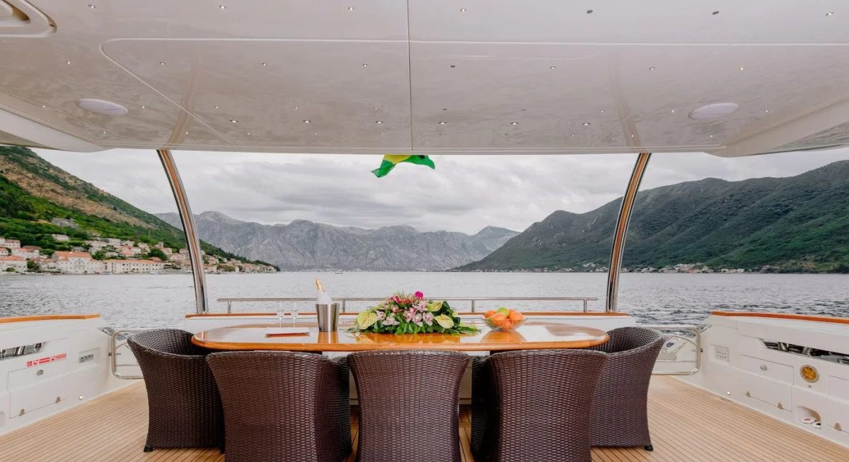 LADY MURA yacht charter 4