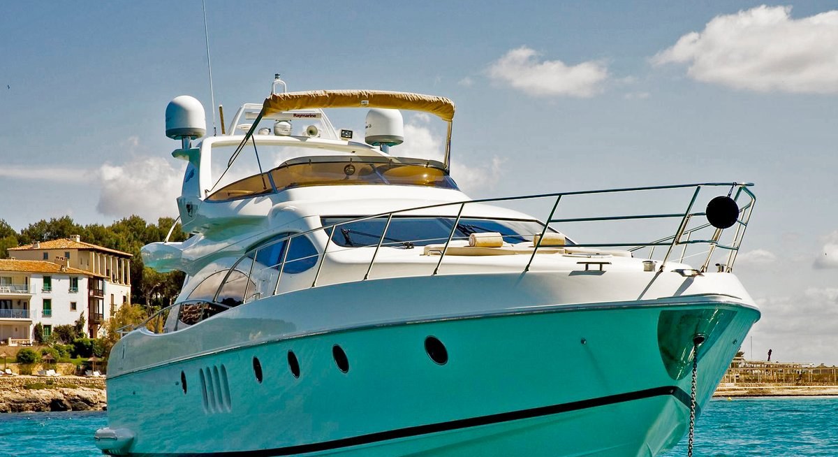 LADY RENEE yacht charter 2