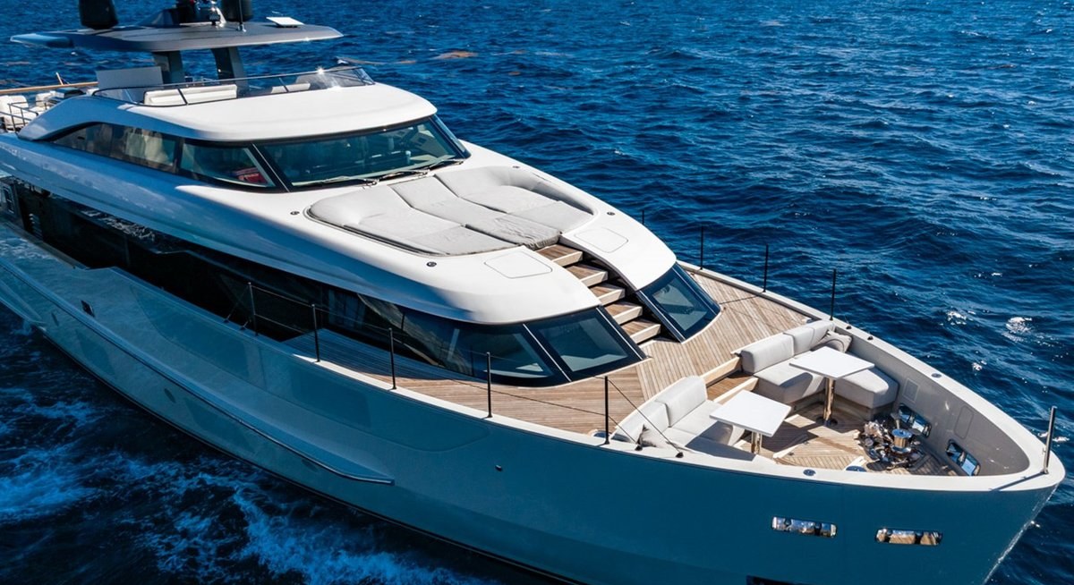 LAILA yacht charter 2