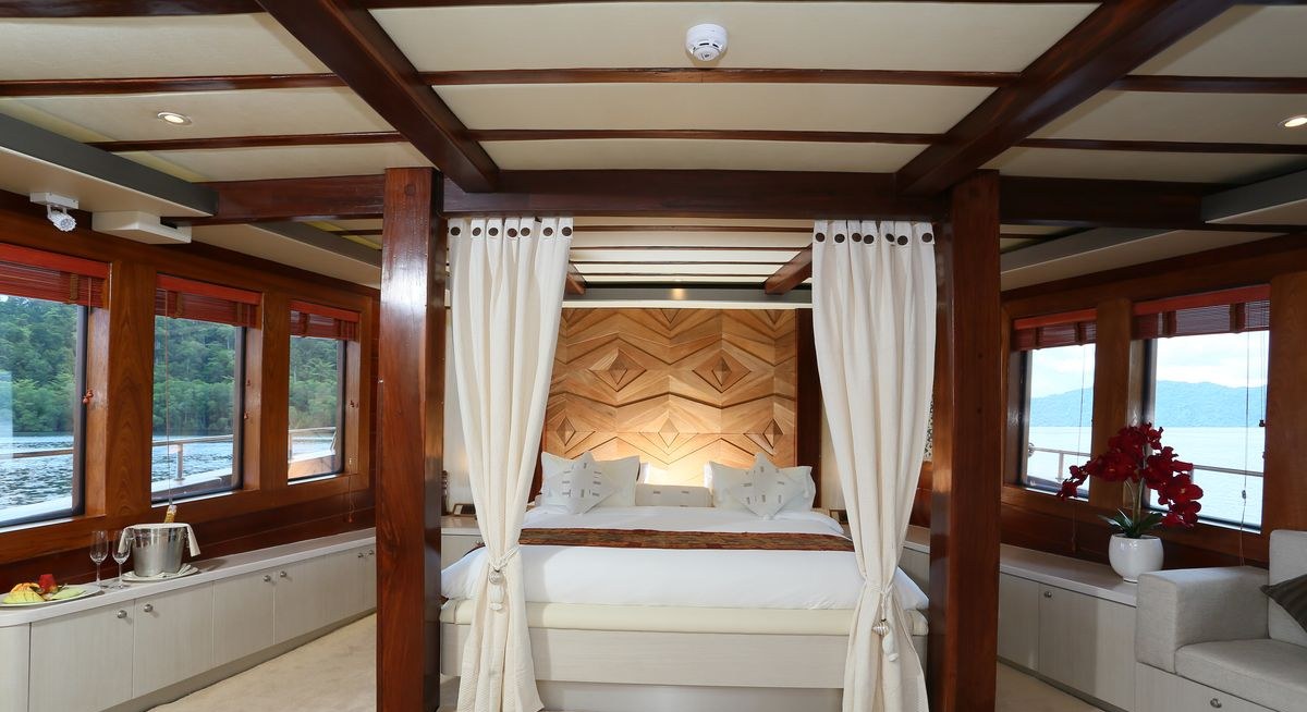 LAMIMA yacht charter 5