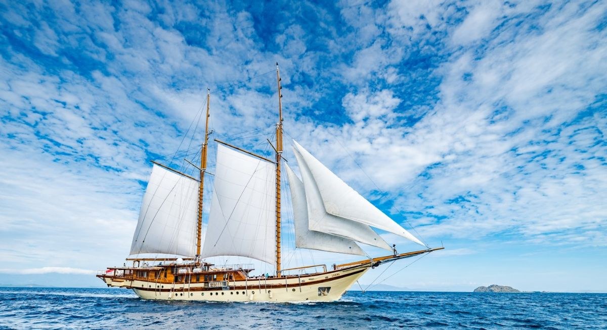LAMIMA yacht charter 1
