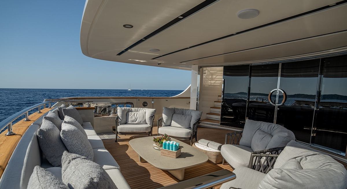 LANCE yacht charter 4