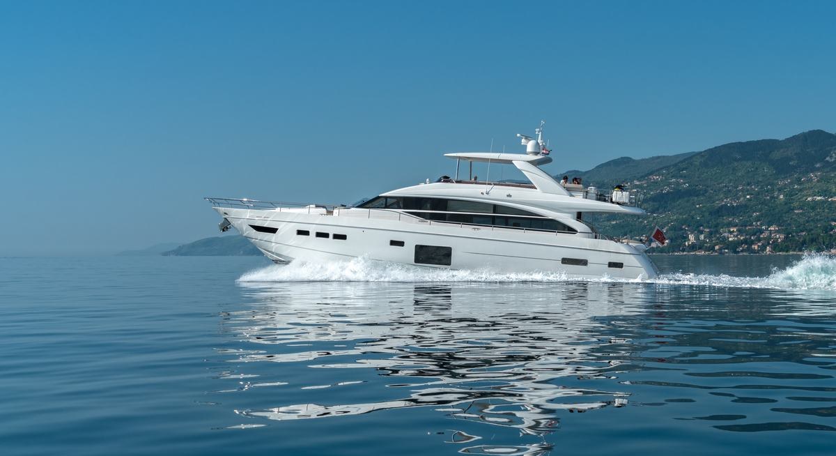 LARIMAR II yacht charter 1