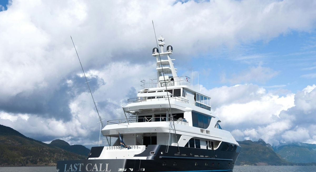 LAST CALL yacht charter 2
